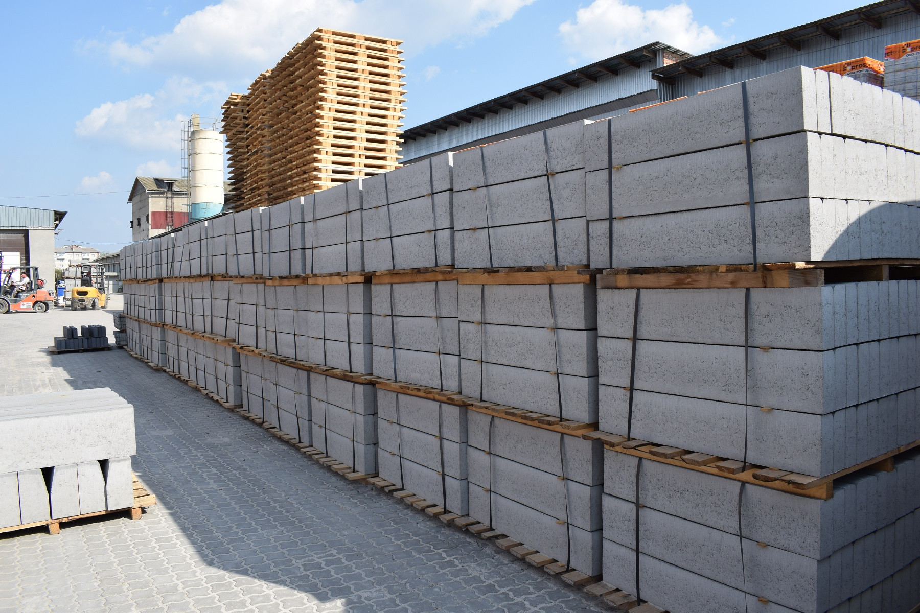 Бруківка Проспект